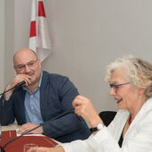 Giga Zedania und Sigrid Weigel im Gespräch