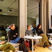 Katja Weber, Eva Geulen, Franziska Brychcy, Anna A. Ahlers und Alexander Libman sitzen auf dem Podium.