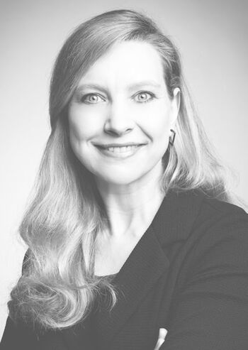 Black and white portrait photo of Anja Keith