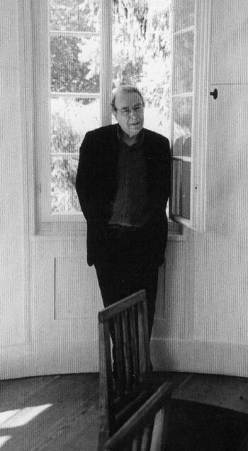 Schwarz-weißes Portraitfoto von Stéphane Mosès