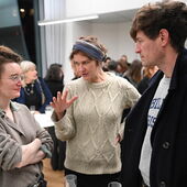 Hanna Hamel, Alexandra Heimes und Jonathan Stafford im Gespräch.