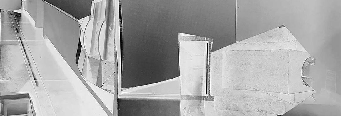 Abstrakte Collage mit einem Hocker in der linken Bildecke.