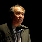 Close-up eines Sprechers während der Verleihung