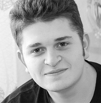 Schwarz-weißes Portraitfoto von Max Kaplan